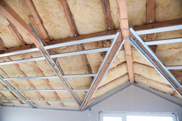 Comment réaliser un faux plafond thermique ?